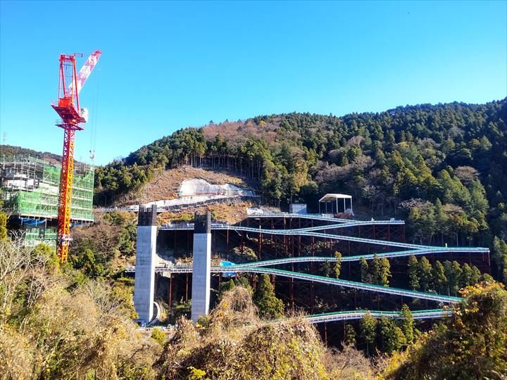 高松山登山道からの景色(トンネル工事)